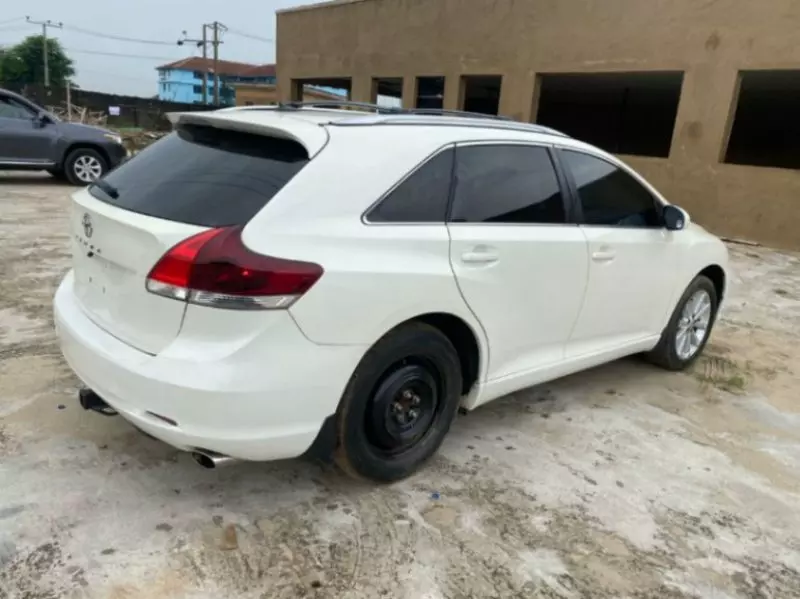 Toyota Venza   - 2011