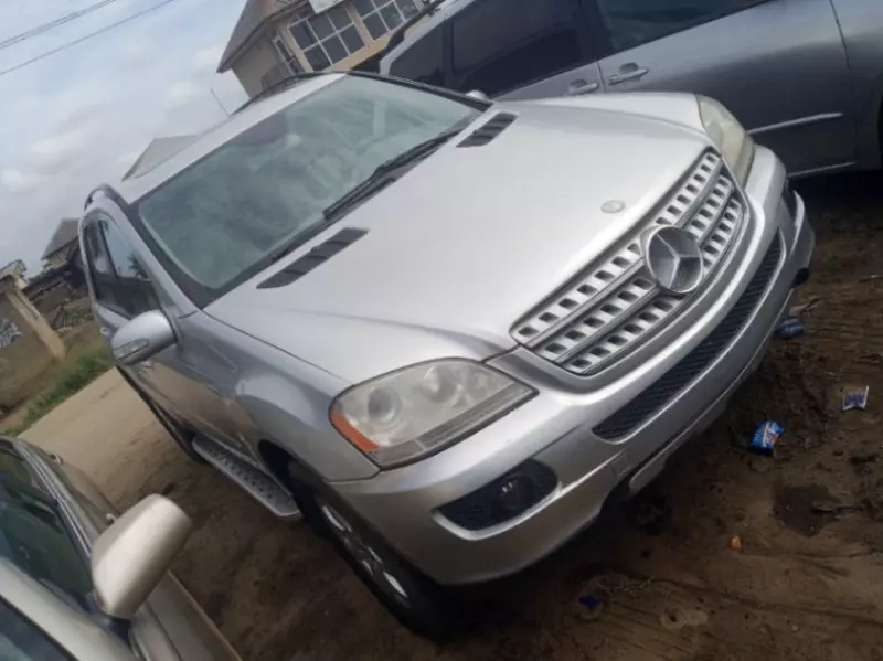 Mercedes-Benz ML 350   - 2005