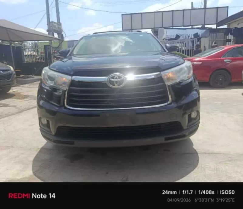 Toyota Highlander   - 2016