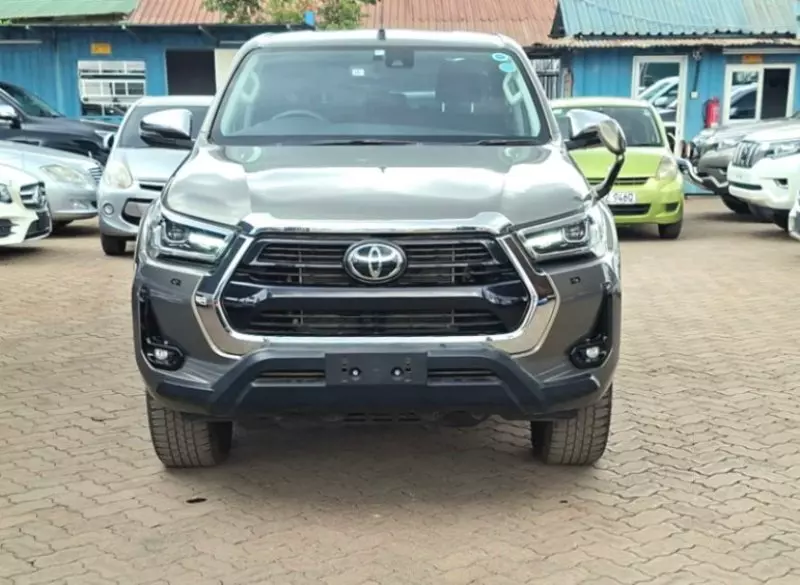 Toyota Hilux   - 2020