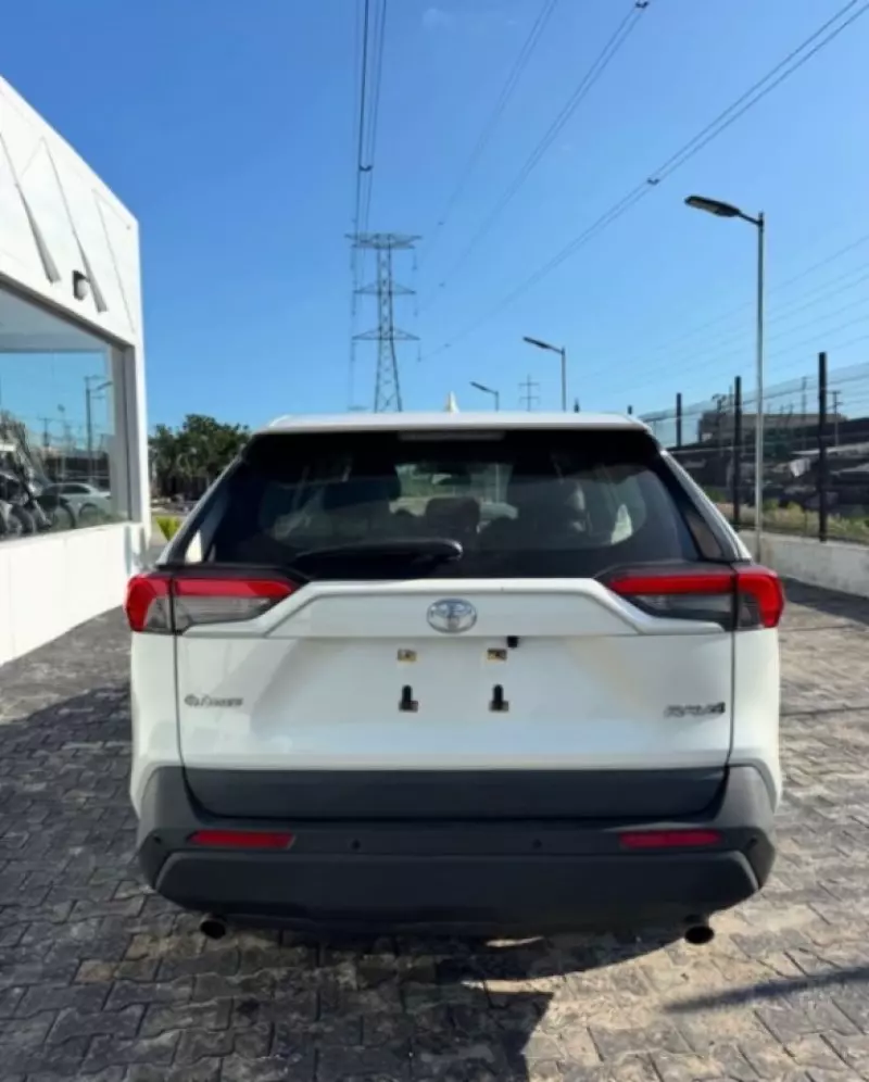 Toyota RAV4   - 2021