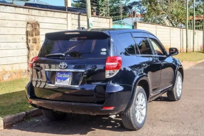 Toyota Vanguard    - 2011