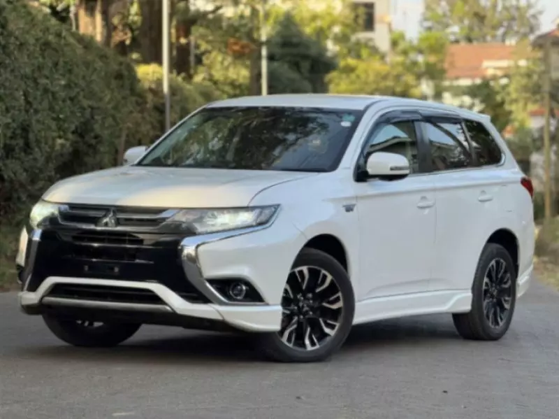 Mitsubishi Outlander hybrid    - 2017