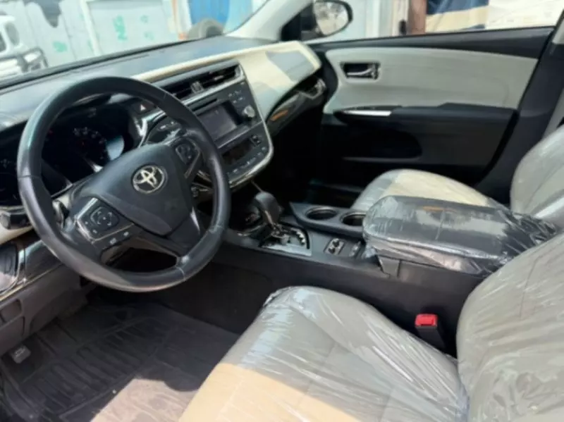 Toyota Avalon   - 2013