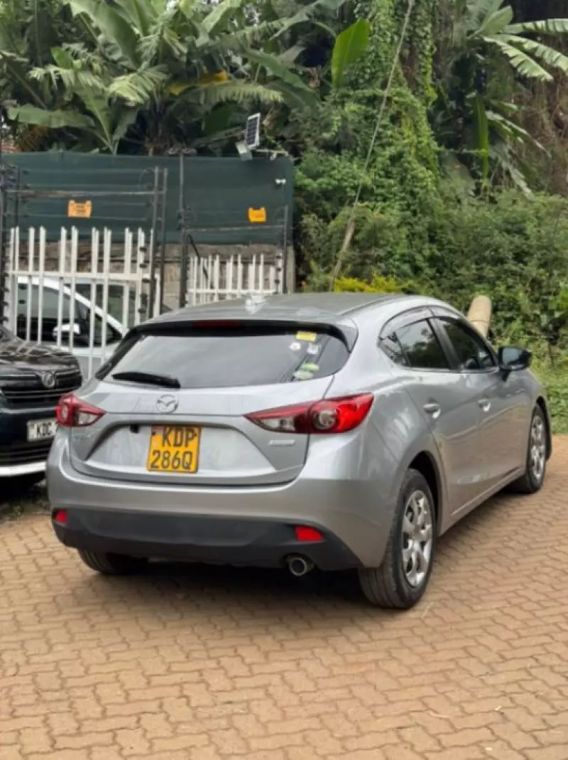 Mazda Axela    - 2016