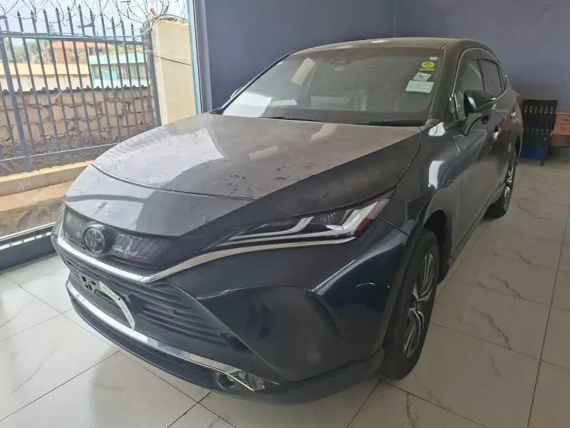 Toyota Harrier hybrid    - 2020