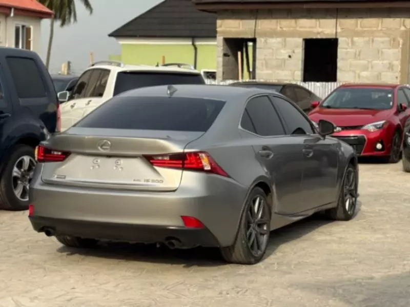 Lexus IS 300   - 2016