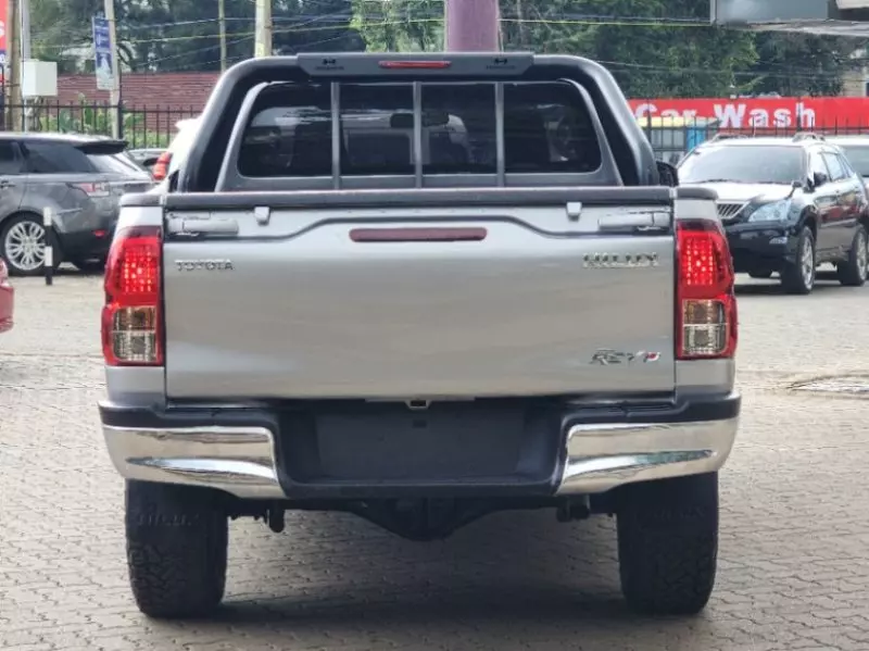 Toyota Hilux Revo    - 2018