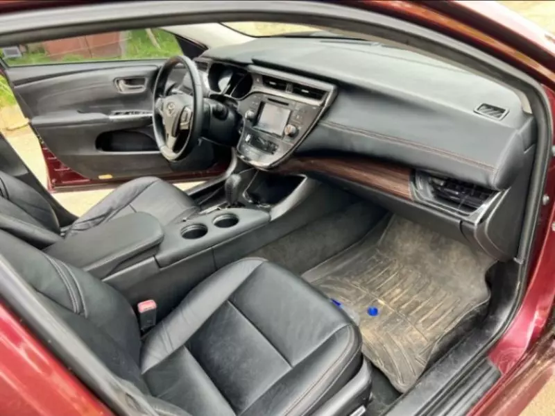 Toyota Avalon   - 2013