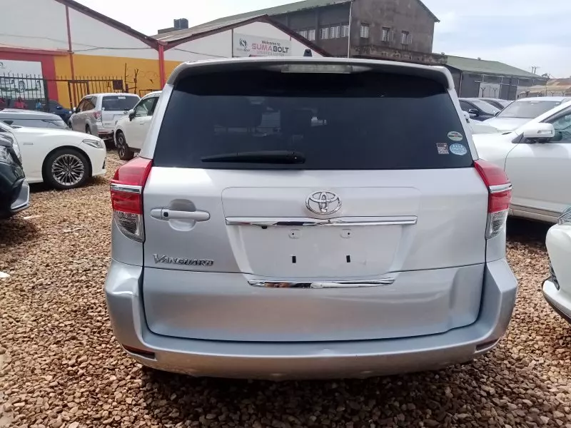 Toyota Vanguard    - 2011