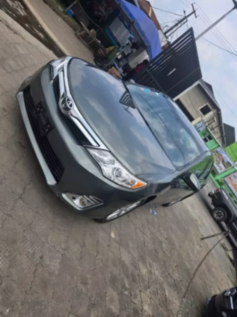Toyota Camry   - 2014