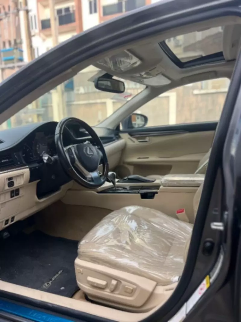 Lexus ES 330   - 2013