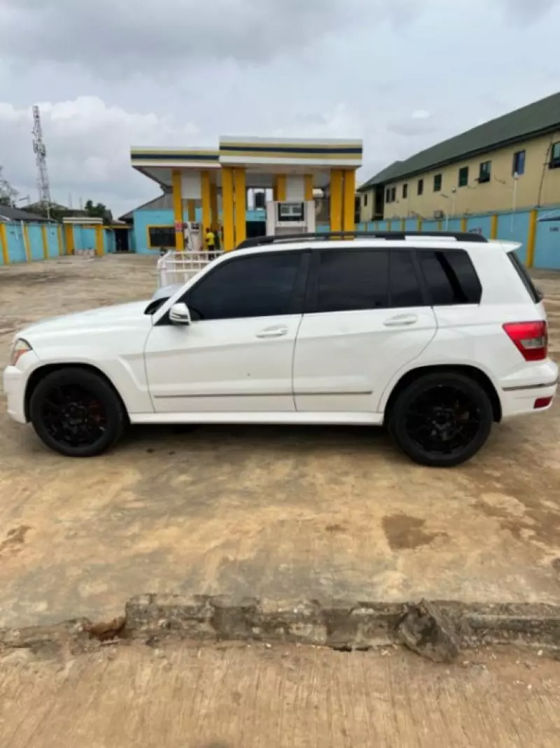 Mercedes-Benz GLK 350   - 2011