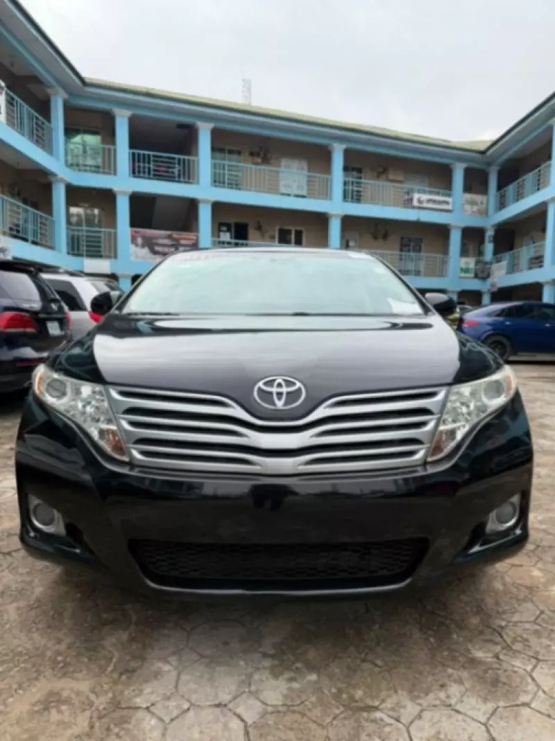 Toyota Venza   - 2011