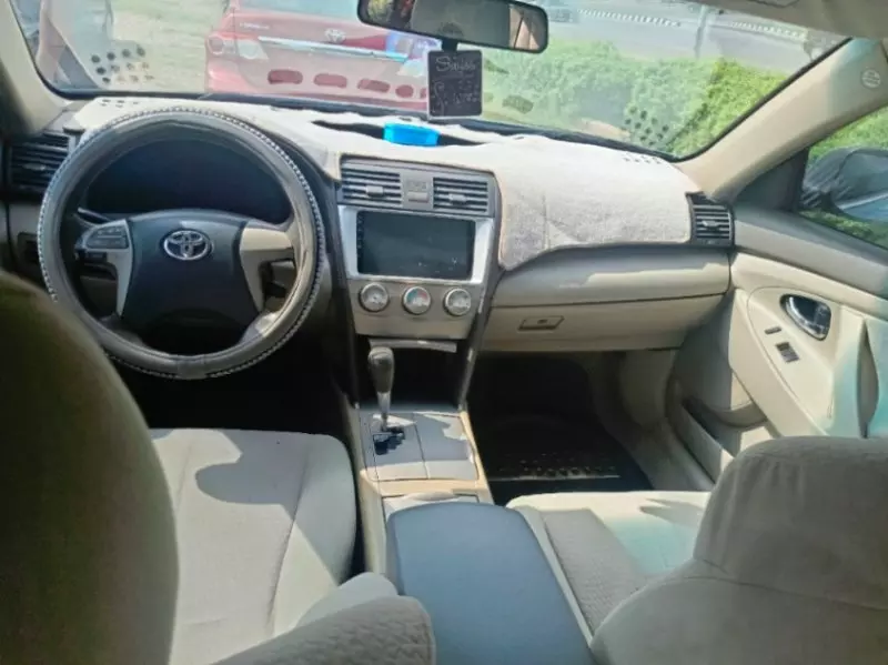 Toyota Camry   - 2011