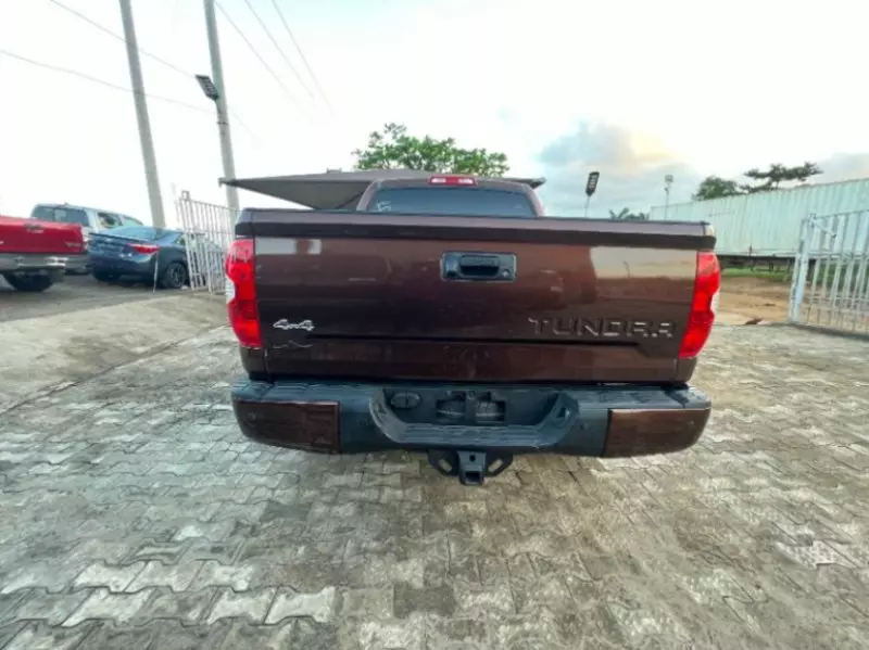 Toyota Tundra   - 2017