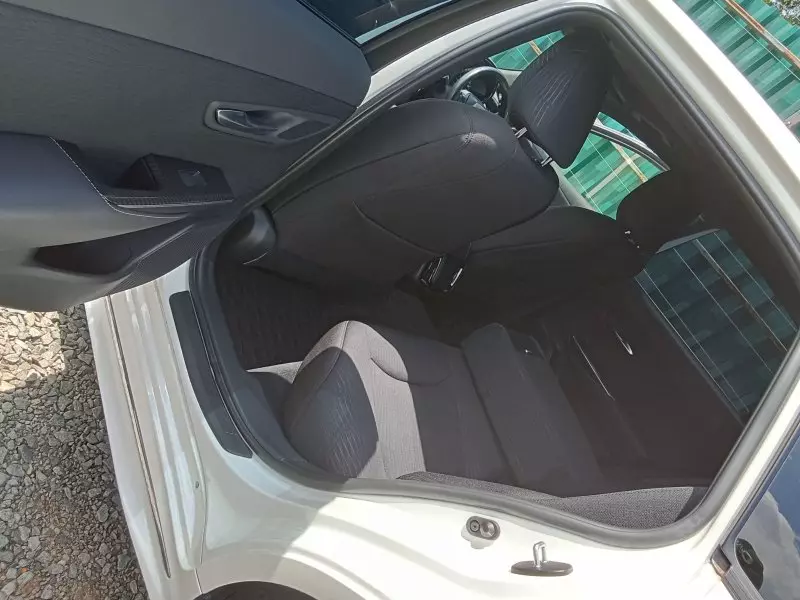 Toyota Crown    - 2018