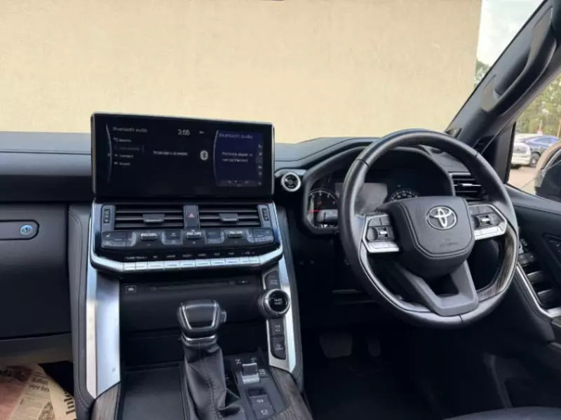 Toyota LAND CRUISER 300 LC300