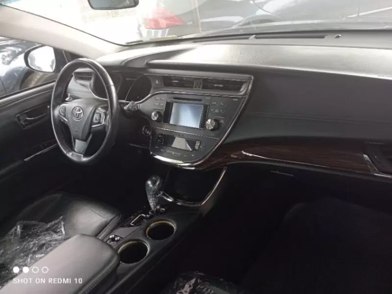 Toyota Avalon   - 2013