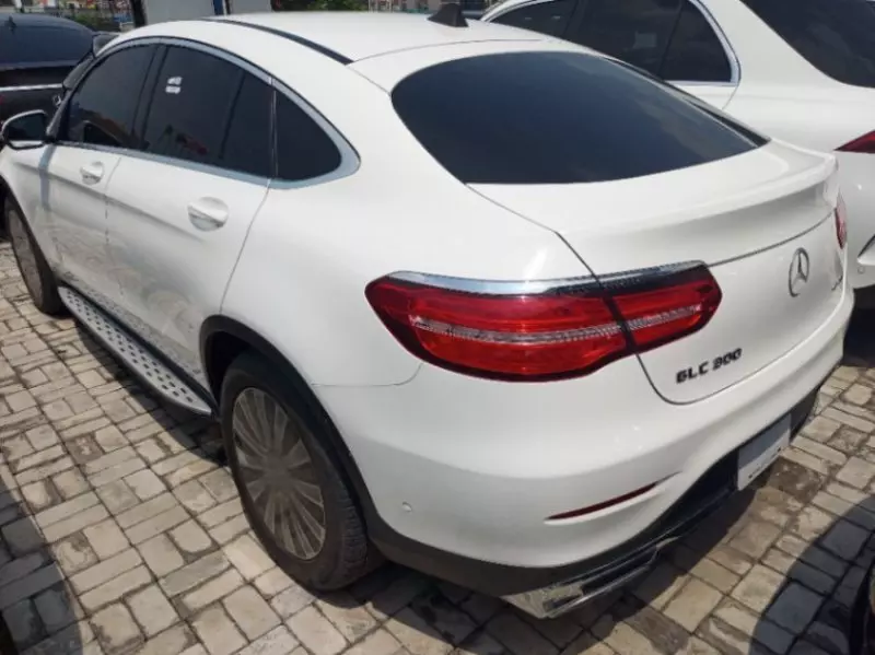 Mercedes-Benz GLC 300   - 2018