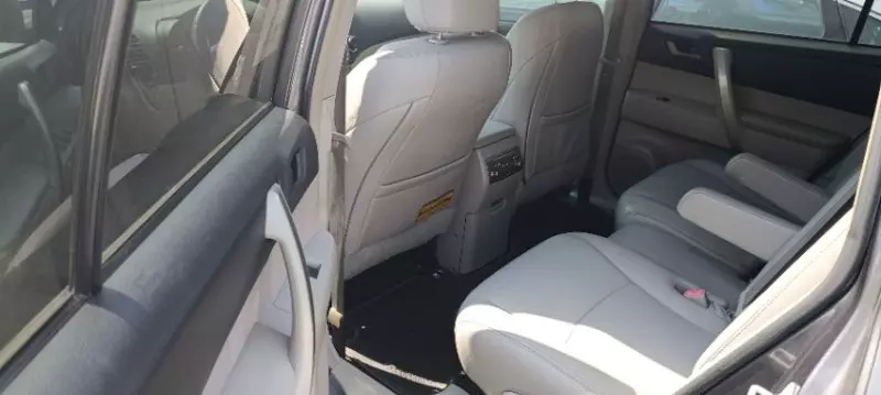 Toyota Highlander   - 2011