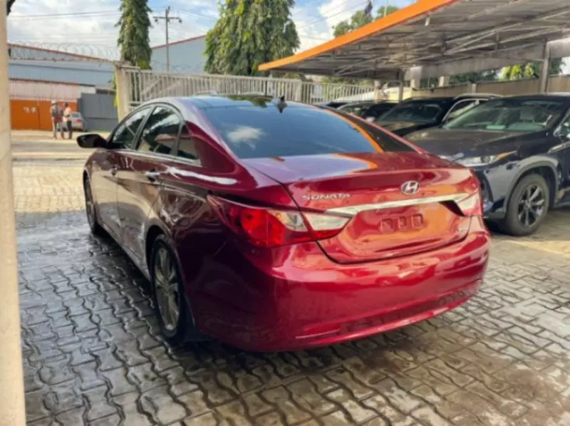 Hyundai Sonata   - 2015