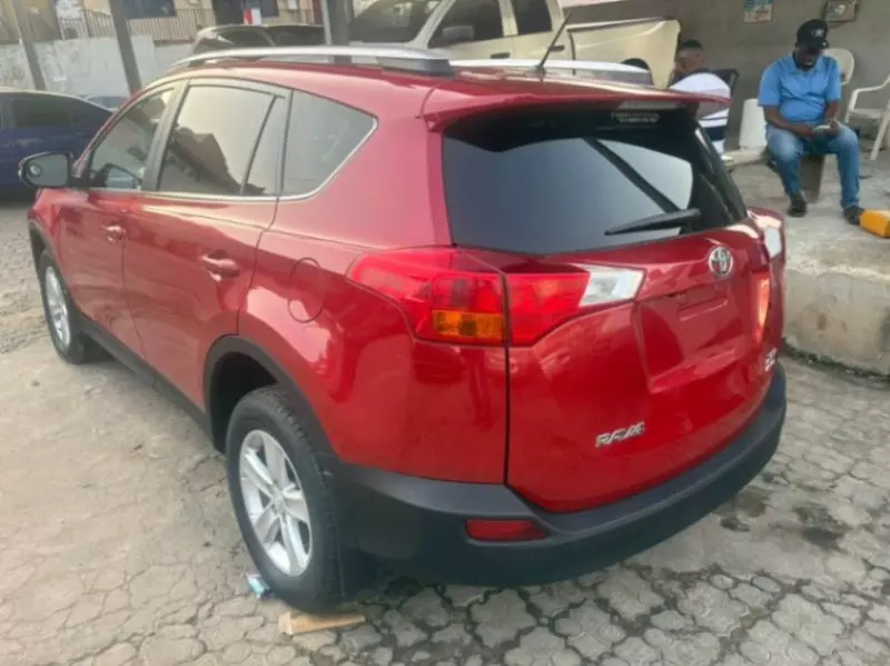 Toyota RAV4 - 2013