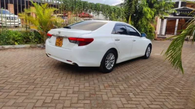 Toyota Mark X   - 2015