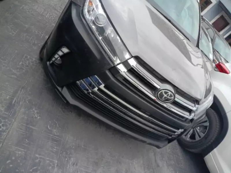 Toyota Highlander   - 2017