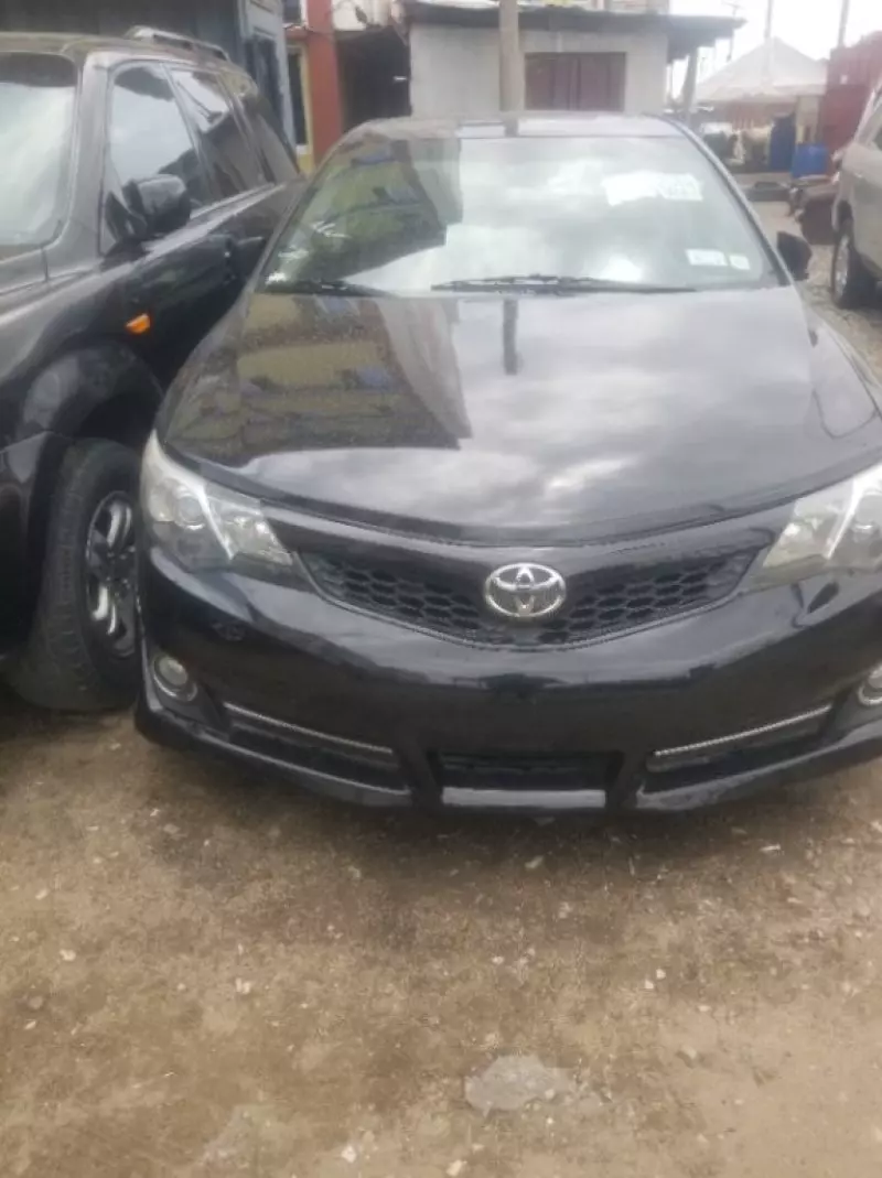 Toyota camry   - 2014
