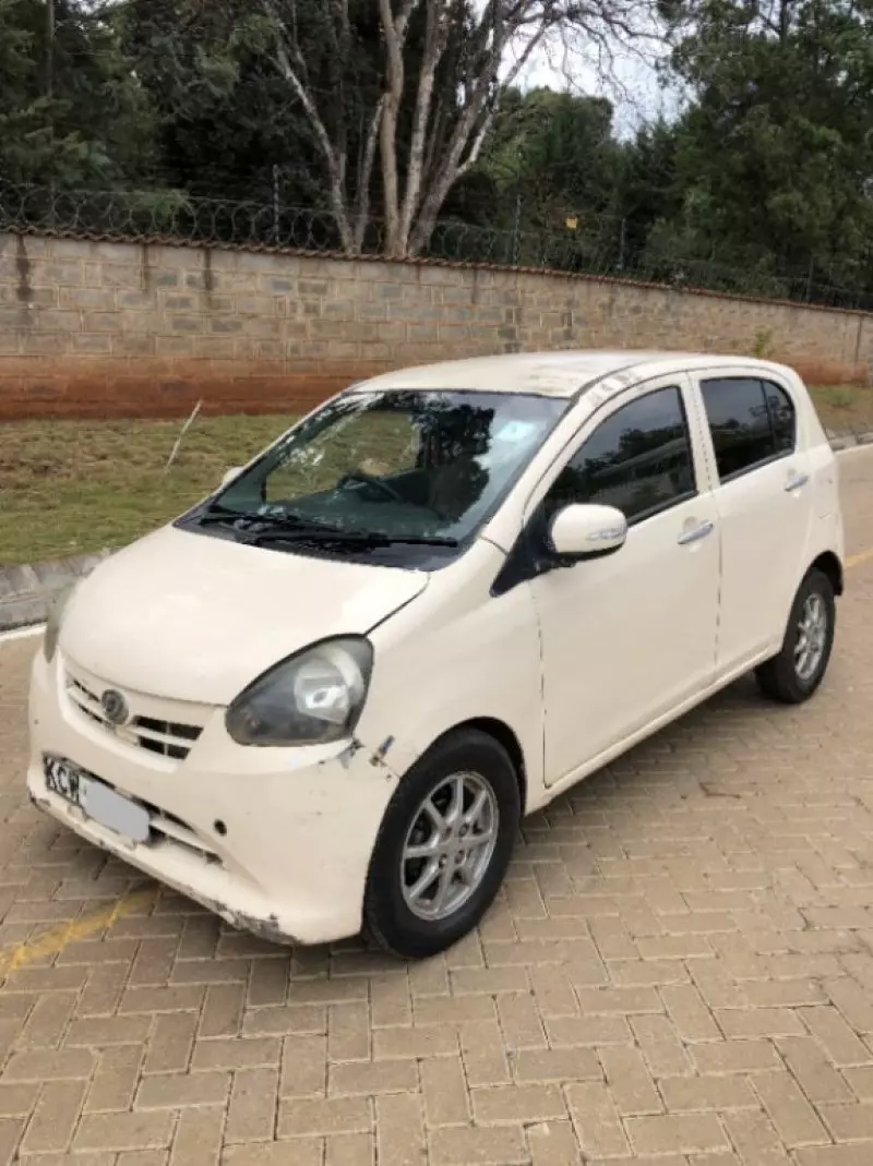 Daihatsu Mira    - 2012