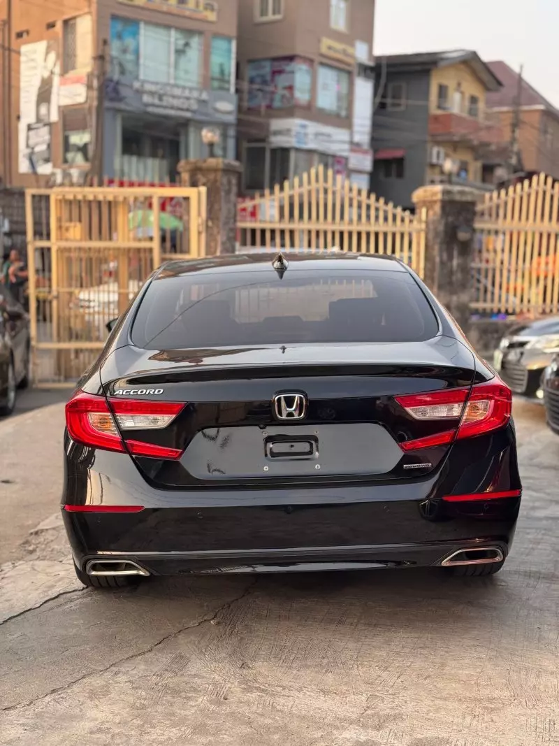 Honda Accord   - 2018
