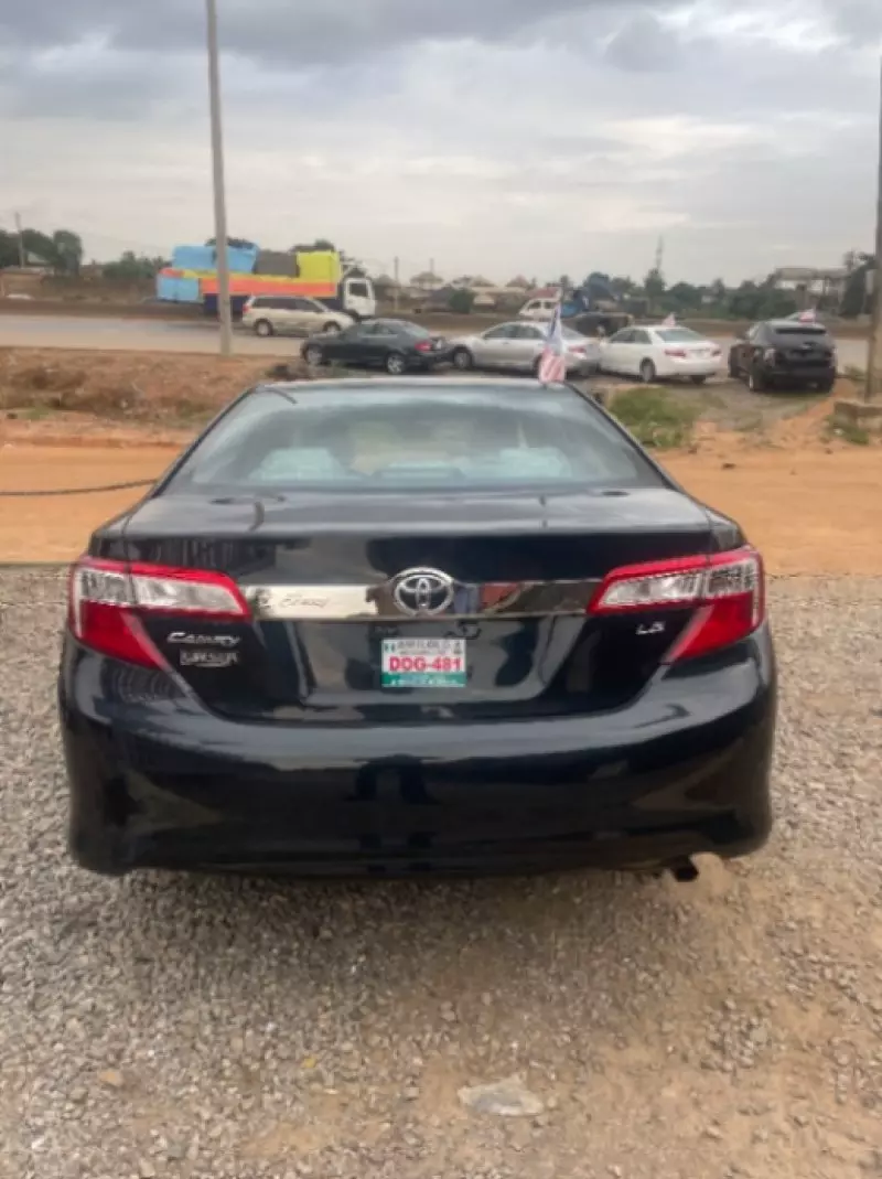 Toyota Camry   - 2012