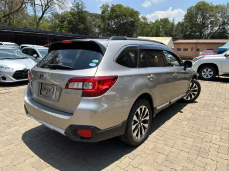 Subaru Outback   - 2016