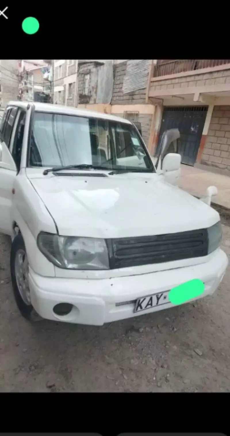 Mitsubishi Pajero   - 2002