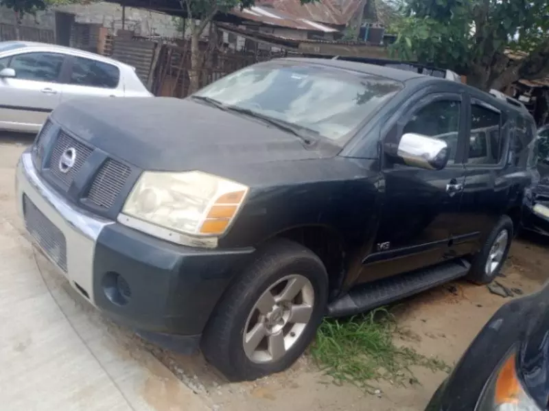 Nissan Armada   - 2006