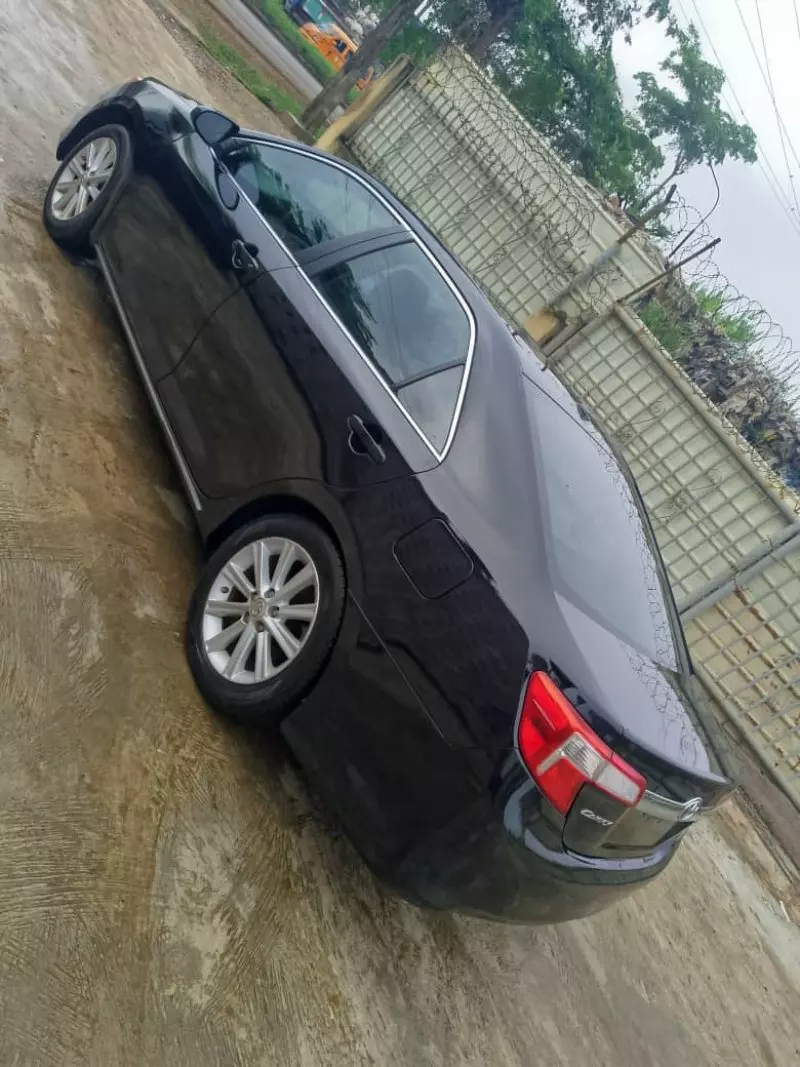 Toyota Camry   - 2013