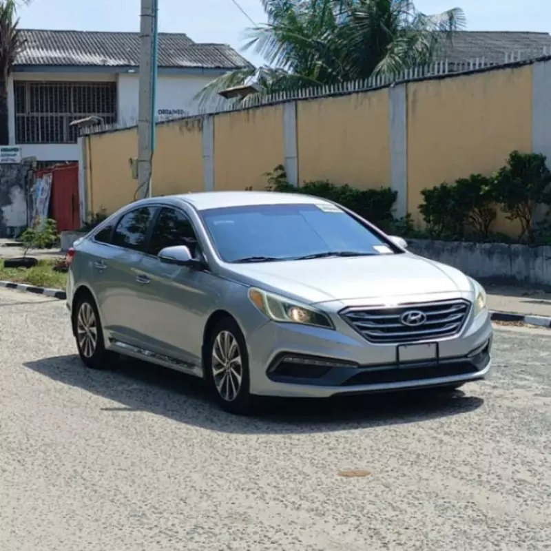 Hyundai Sonata   - 2015