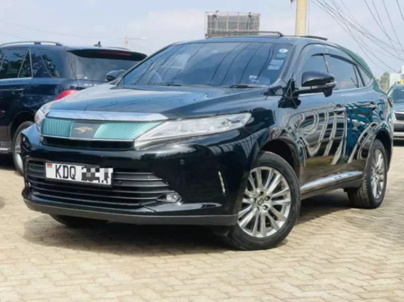 Toyota Harrier   - 2017