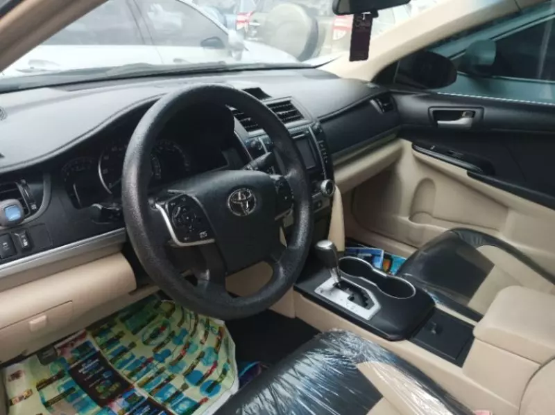 Toyota camry   - 2012