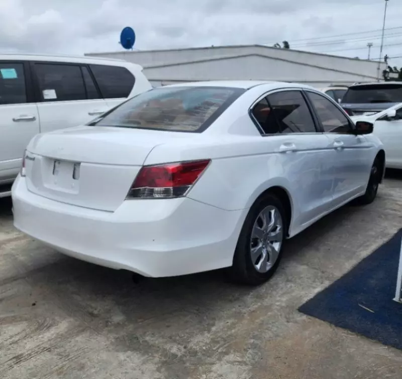 Honda Accord   - 2009