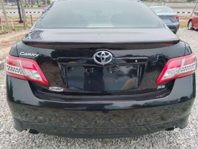 Toyota Camry   - 2010