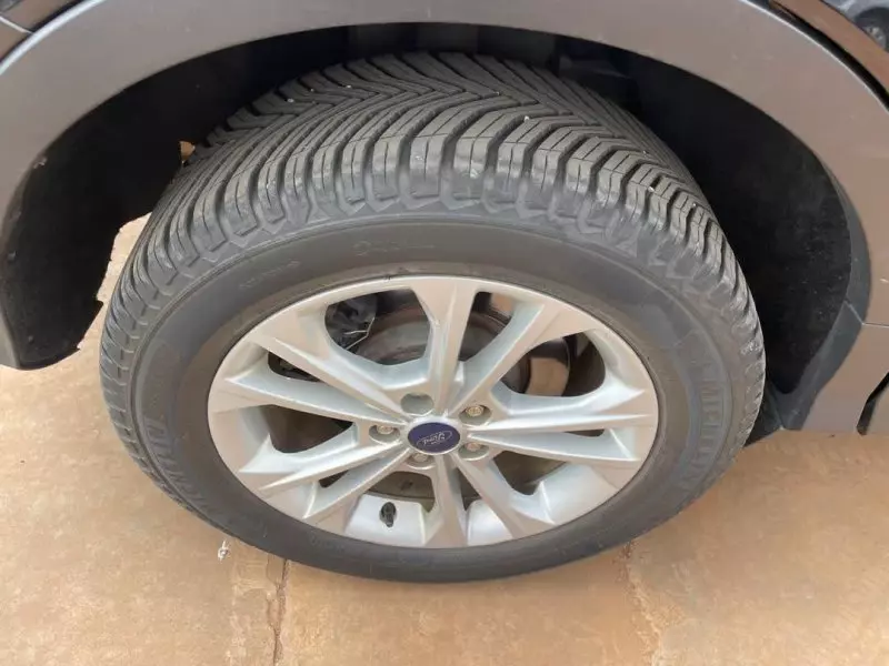 Ford Escape   - 2017