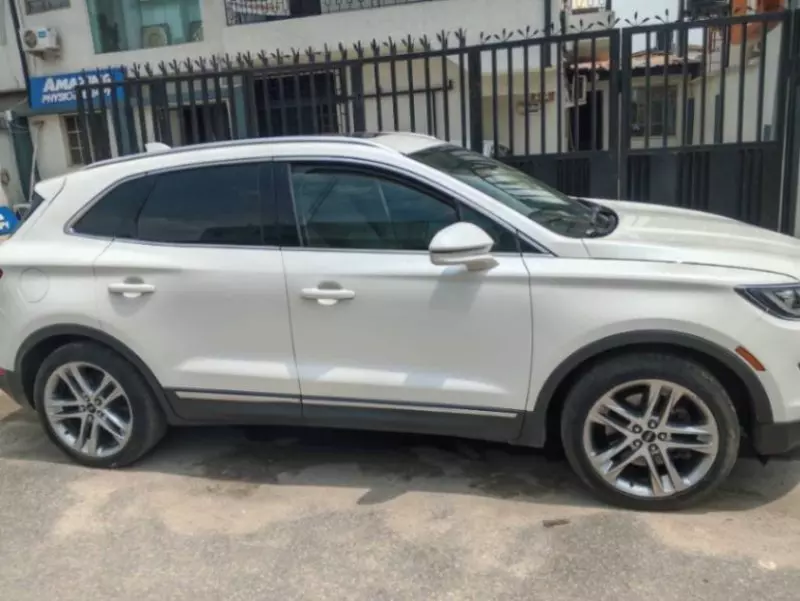 Lincoln MKC   - 2015