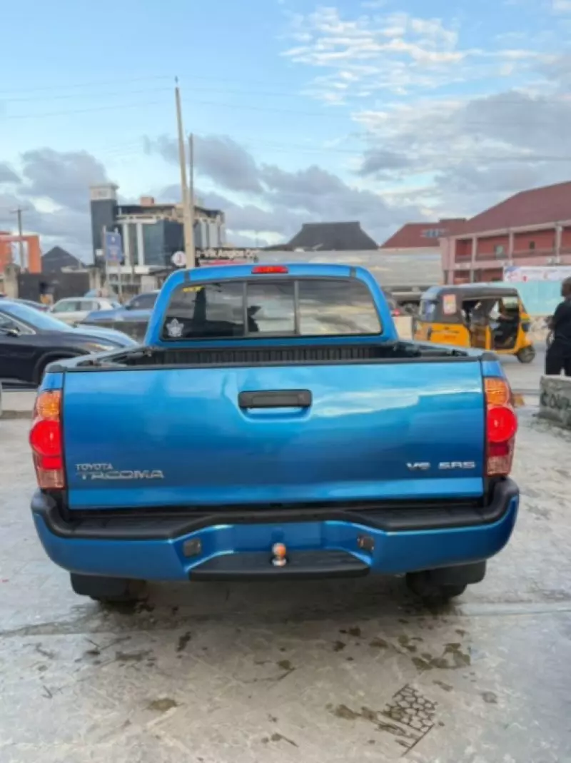 Toyota Tacoma   - 2013