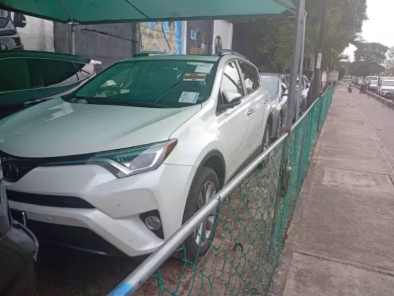 Toyota RAV4   - 2017