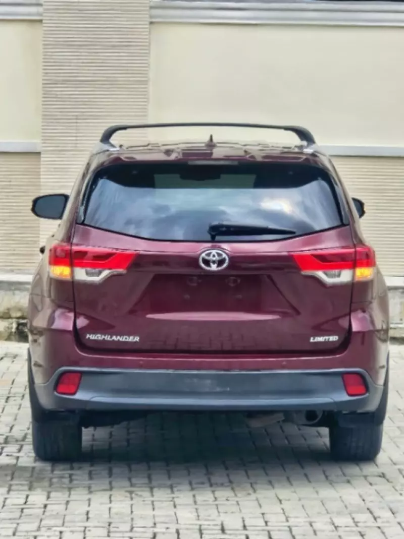Toyota Highlander   - 2015