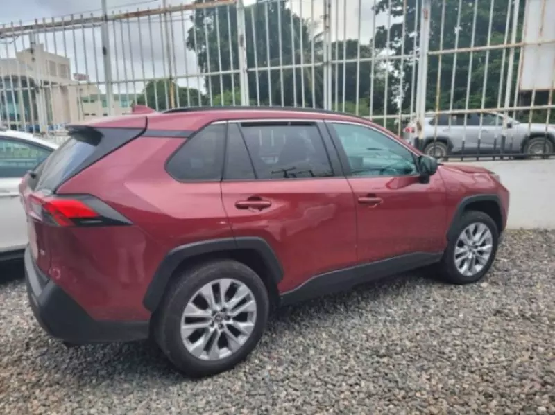 Toyota RAV 4   - 2021