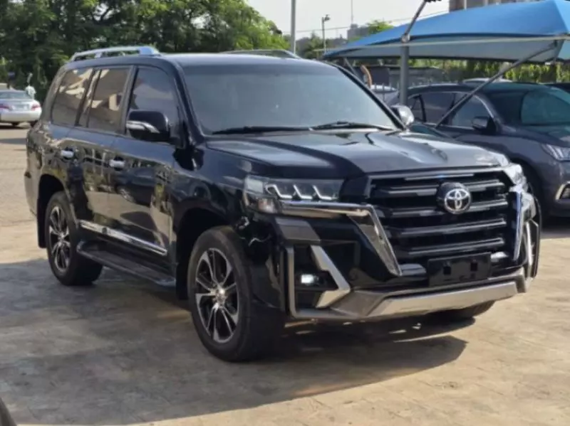 Toyota Land Cruiser - 2014