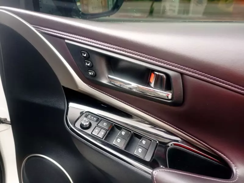 Toyota Harrier   - 2016